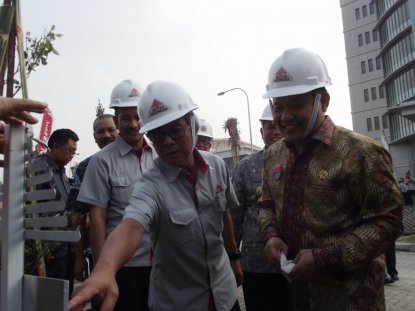 Menakertrans Kunjungi PT Semen Indonesia