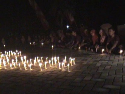 Hari Pahlawan, Mahasiswa Nyalakan Seribu Lilin